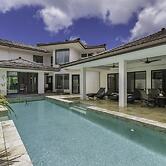 Luxury Zen Retreat 3 Bedroom Home by RedAwning