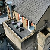 Charming 1-bed & Balcony Flat in Merthyr Tydfil