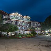 Avocado and Orchid Resort