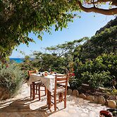 PREVELI DIONYSSOS ROOMS