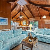 Dogwood Treehouse 4 Bedroom Home by RedAwning