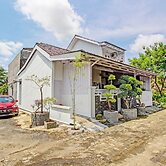 SPOT ON 92012 Homestay Grand Mahkota Permai Syariah