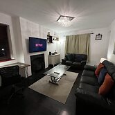 Specious 2 x Double Bedroom Flat in London E18