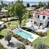 Luxury Rental Villa for 14 People