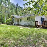 Charming Swan Lake Apartment w/ Deck!