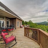 Classy Home w/ Hot Tub + Mt. Jefferson Views!
