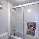 Beachfront Marco Island Resort Condo w/ Pool!