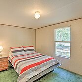 Cozy Florida Getaway, 14 Mi to Royal Springs!