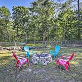 Cozy Steinhatchee House w/ Fire Pit & Grill!