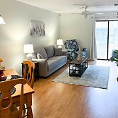 Cozy Condo ~ 5 Mi to University of Florida!
