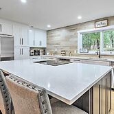 Inverness Getaway ~ 4 Mi to Henderson Lake!