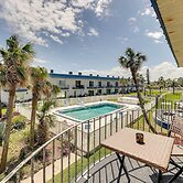 Oceanfront Ormond Beach Condo: Patio, Pool Access!
