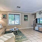Seminole Townhome: Easy Access to Beaches!