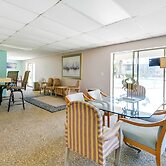 Sunny Florida Condo: 4 Mi to Gulf Islands Seashore