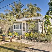 Tropical Port Charlotte Cottage - Walk to Bay!