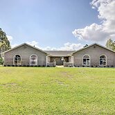 Screened Porch: Waterfront Home in Deltona!