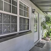 Jacksonville Getaway w/ Yard ~ 2 Mi to Beach!