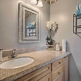 ~ 9 Mi to Universal: Orlando Retreat w/ Sun Porch!