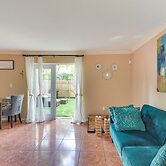 Opa-locka Townhome, 15 Mi to Miami Beach!