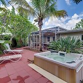 Satellite Beach 'sunshine House' w/ Hot Tub!