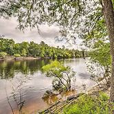 Suwannee Riverfront Home: Grill, Near Springs