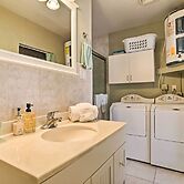 2 Mi to Beach: Updated & Private Oakland Park Gem!