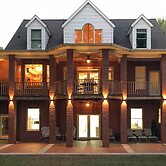 Bright Oasis on Lake Hartwell w/ Boat Dock!