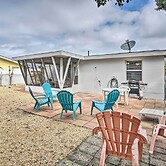 Ormond Beach Home w/ Screened Porch, Walk to Shore