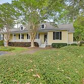 Cottage w/ Deck & Pool Access ~ 6 Mi to Beach