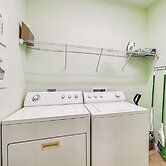 Pet-friendly Gem w/ Yard & Pool Access in Sebring