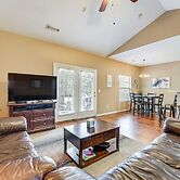 Walk to The Strip: Family-friendly Branson Home