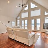 Dreamy Ridgeway Home w/ Grill on Lake Wateree!