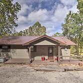 Lakefront Table Rock Home With Fire Pit!