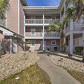 Myrtle Beach Condo: Golf Course + Pool View!