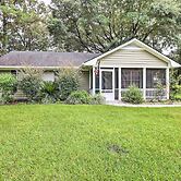 Peaceful Beaufort Home w/ Front Porch + Grill
