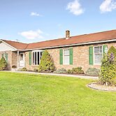 Charming Lewisburg Home w/ Hot Tub & Games!