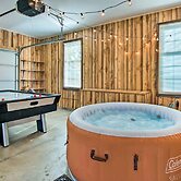 Charming Lewisburg Home w/ Hot Tub & Games!