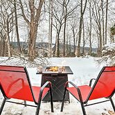 Hartford Escape w/ Fire Pit ~ 3 Mi to Ski & Golf!