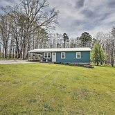 Cozy Hideaway Near Lake Ouachita & Hot Springs!