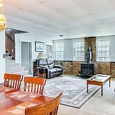 Cozy Home w/ Yard: Steps to Mississippi River