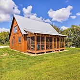 Greenfield Cabin w/ Screened-in Porch & Fire Pit!