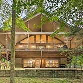 Lakefront Hideaway in Scranton: Spacious Deck