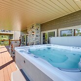 Luxe Table Rock Lake Vacation Rental With Hot Tub!