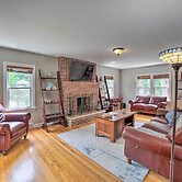Pet-friendly Lake Getaway: 1 Block to Beach!