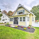 Pet-friendly Latham Retreat ~ 7 Mi to Albany!