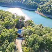 Private Shore Access & Games: Lakefront Getaway!