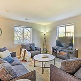 Bright Englewood Condo ~ 9 Mi to Dtwn Denver!