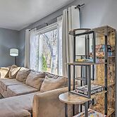 Charming Family Home ~ 4 Mi to Granite Peak!