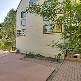 Colorado Retreat ~ 3 Mi to Cheyenne Mountain Zoo!