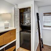 Chic Troy Home Near Downtown, 9 Mi to Albany!